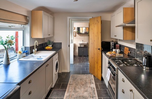 Rhiwbryfdir House | Bwthyn Llechi (Slate Cottage)