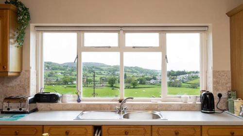 Henryd House | Bwthyn Tan Dderwen