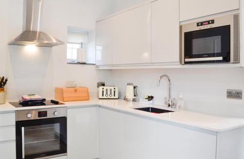 Margam House | Bwthyn Y Saer