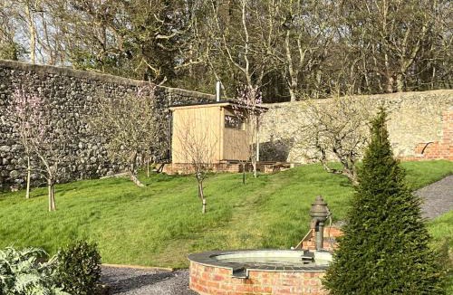 Colwyn Bay House | Bwthyn Ysgubor