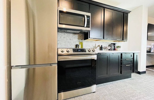 Sandusky Hotel | By Cedar Point SportsForce ADA Compliant Sleeps 6