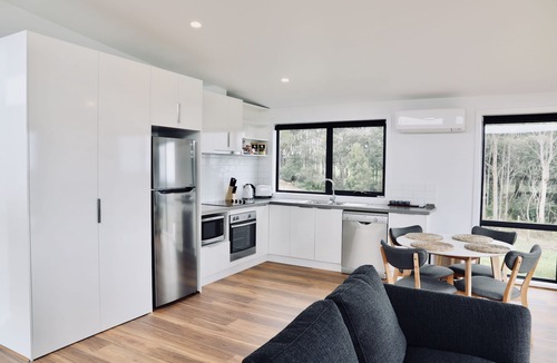 Wattle Hill Apartment | By Moonlight