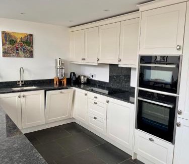 West Knoyle Apartment | By Natures Way