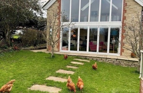 West Knoyle House | By Nature’s Waynn