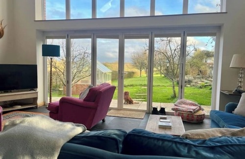 West Knoyle House | By Nature’s Waynn