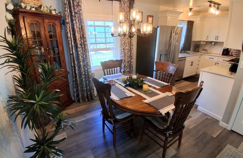 Craigsville House | By Summersville Lake 3BR Jetted Tub + Sauna