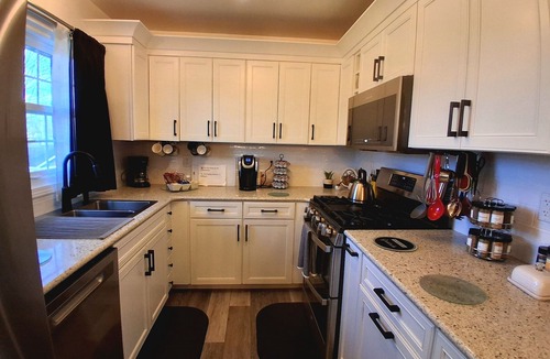 Craigsville House | By Summersville Lake 3BR Jetted Tub + Sauna