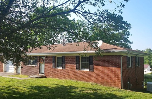 Craigsville House | By Summersville Lake 3BR Jetted Tub + Sauna