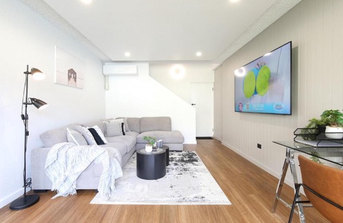 Batehaven Apartment | By the Bay - Batehaven Beachside Holiday Home