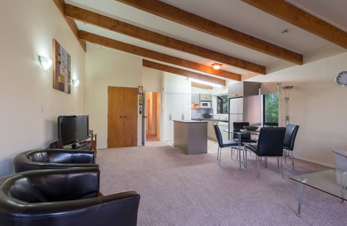 Coopers Beach Apartment | By the Bay Beachfront Apartments