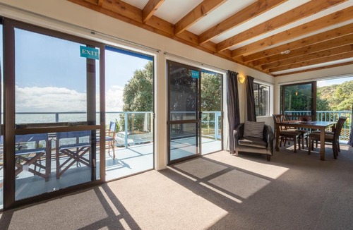 Coopers Beach Apartment | By the Bay Beachfront Apartments