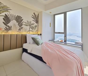Pantai Indah Kapuk Apartment | By The Bay By SanLiving - 3BR - 9PAX - Near PIK Avenue Mall