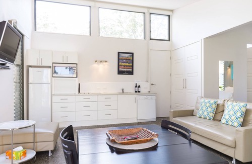 Sanctuary Point Apartment | By the Beach B&B and Apartments