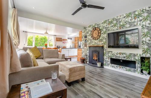 Seaton House | By The Beach- Uk31201