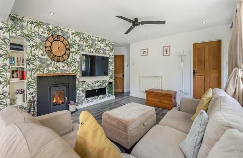 Seaton House | By The Beach- Uk31201