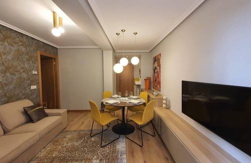 Burgos Apartment | By the Cathedral with optional parking.