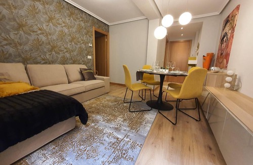 Burgos Apartment | By the Cathedral with optional parking.