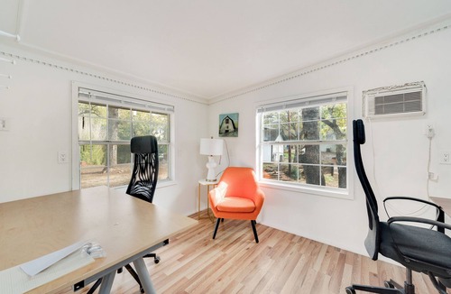 Lake Dallas Apartment | By the Lake Cozy/Quiet House