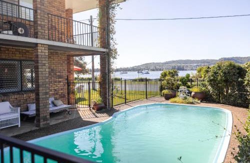 Booragul Apartment | By the Lake - Lake Macquarie