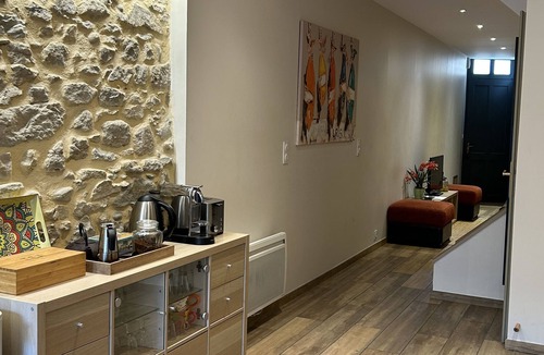 Carcassonne House | By the ramparts, house with pool & stunning view, guesthouse La Trivala