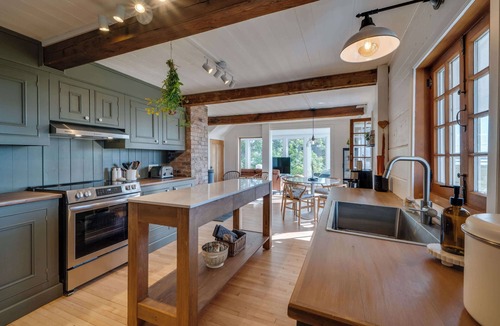 Saint-Alexandre-de-Kamouraska House | By the River | Dépendance sur les battures