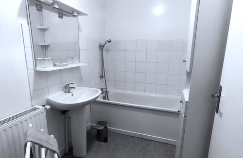 Douzy House | BY THE RIVER