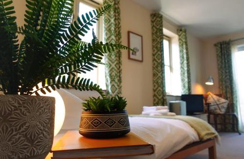 Glasbury Apartment | By the River