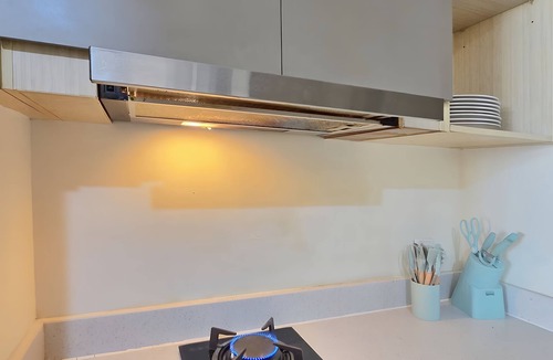 Pantai Indah Kapuk Apartment | By The Sea By SanLiving - 3BR - PIK