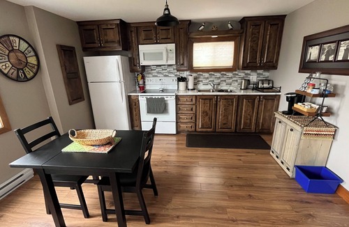 Twillingate Apartment | Bydabay suite