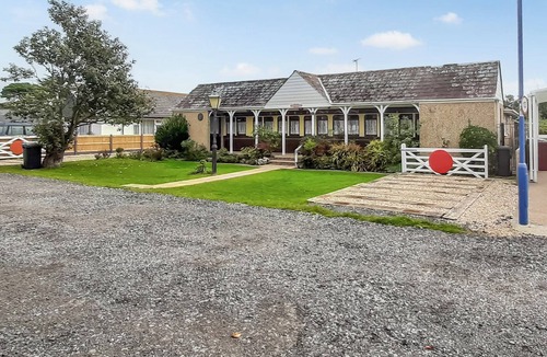 Selsey Cottage | Byeways - Railway Carriage