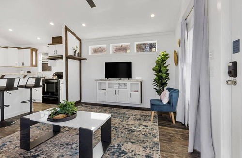 Owens Cross Roads House | Byrd 4 Tiny Stay Getaway