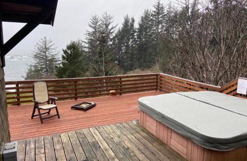 Gold Beach Resort | Byrdies Beach House @ Crook Point