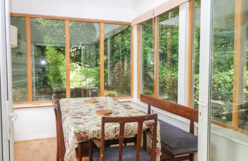 Pulborough House | Byre Cottage 4