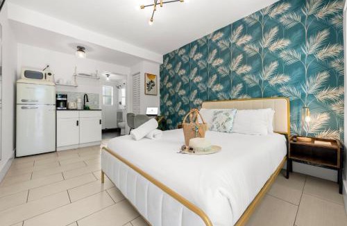 North Beach Apartment | Byron Avenue Suites