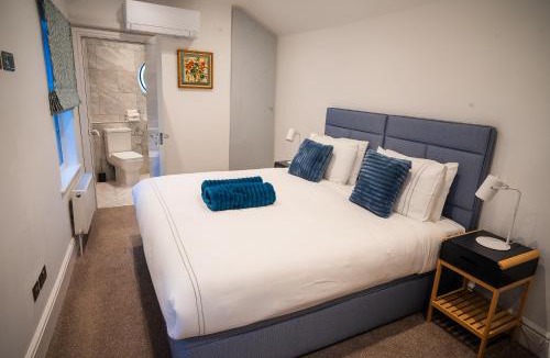 Mickleham House | Byttom Hill - Mickleham