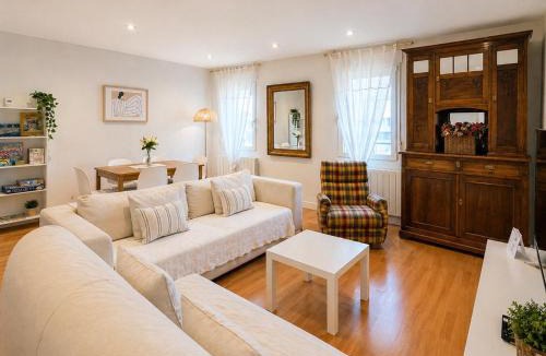 Burgos Apartment | Cálido y acogedor en el centro de Burgos con Parking privado