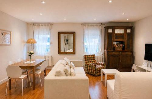 Burgos Apartment | Cálido y acogedor en el centro de Burgos con Parking privado