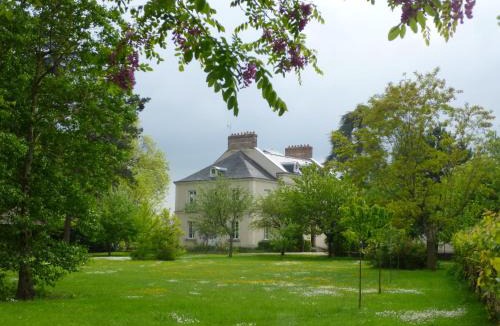 Saint-Branchs Bed & Breakfast | Cèdre et Charme