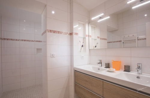 Blanquefort-sur-Briolance Ski Chalet | CÔTÉ BIRON 4* - Gîte 5 pers - Swimming pool and Tennis - Gîtes de Poubille
