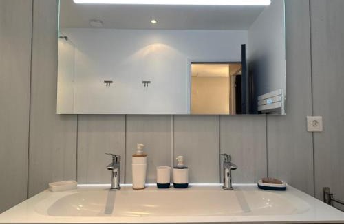 Saint-Martin-de-Brethencourt Apartment | Côté Place - Appartement centre