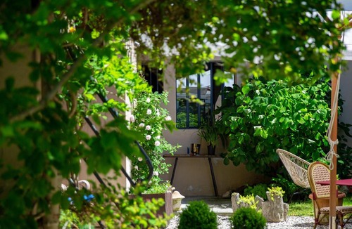 Le Pont-de-Beauvoisin Bed & Breakfast | Côté Jardin, Chambres d’hôtes B&B