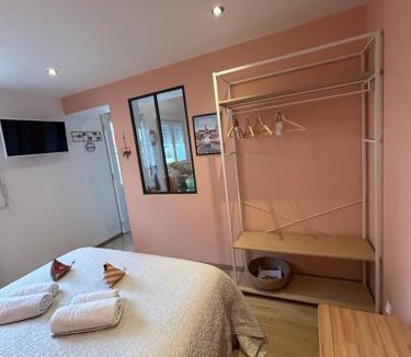 Quesnoy-sur-Airaines Bed & Breakfast | Côté Poules
