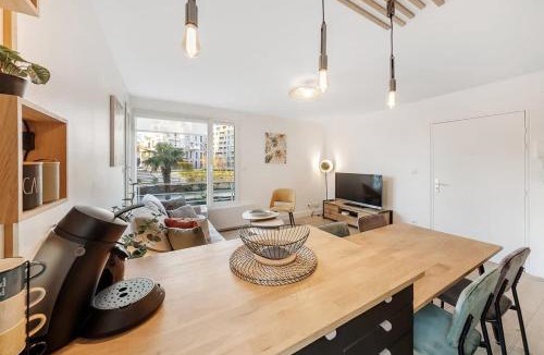 Arsenal-Redon Apartment | Côté Rivière, appartement T2, terrasse & parking