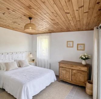 Saint-Montan Apartment | Côté Source - Parenthèse Ardéchoise-Charme et Vue en sud Ardèche