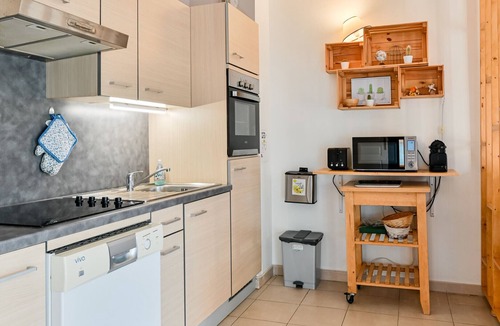Saint-Arnoult Apartment | Côte Fleurie · Cosy Norman apt, balcony & parking