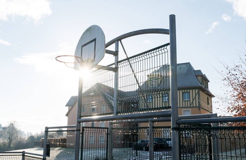 Saint-Arnoult Apartment | Côte Fleurie · Cosy Norman apt, balcony & parking