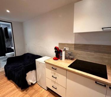 Murviel-les-Beziers Apartment | Cœur de Pierre - Studio Romantique