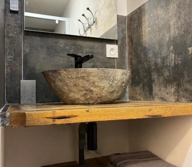 Roquemaure Apartment | Cœur de village calme Appartement cosy