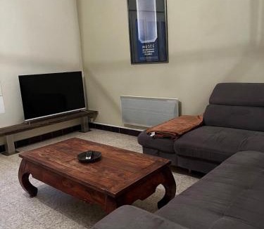 Roquemaure Apartment | Cœur de village calme Appartement cosy