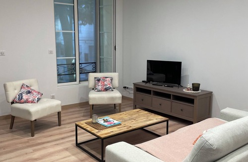 Saintes Apartment | Cœur de Ville !appartement Avec Parking